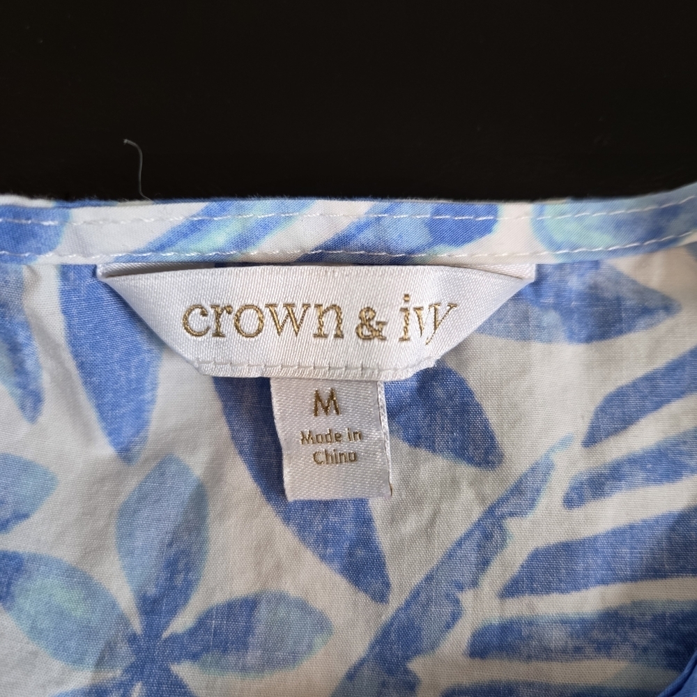 Crown & Ivy Blue White Floral Print Flutter Sleeve Cotton Blouse Size M - Picture 3 of 8
